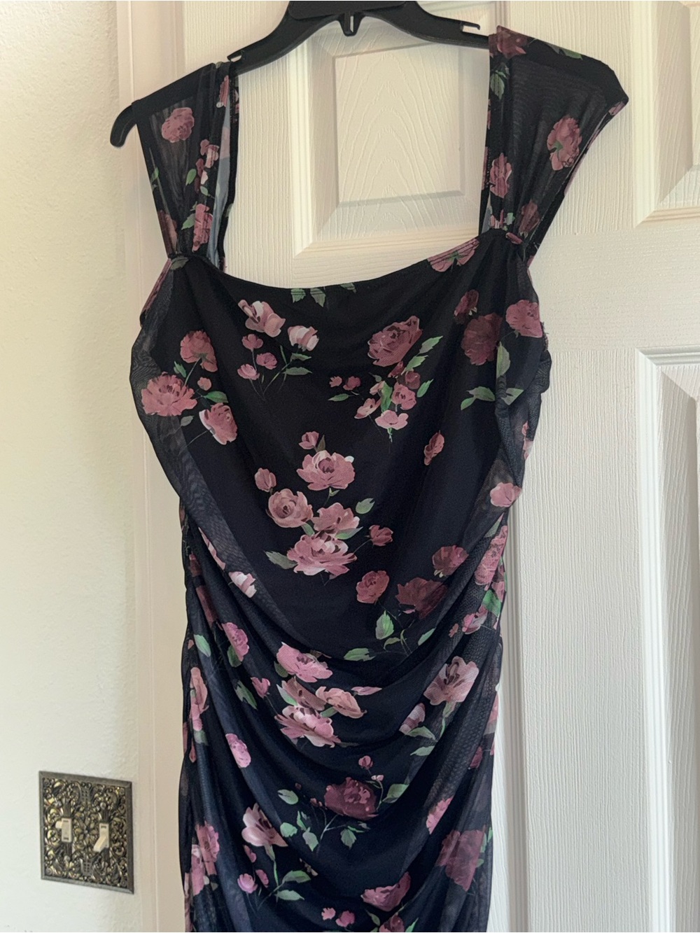 CIDER BLACK FLORAL PRINT RUCHED BODYCON MIDI DRESS-Sz 1XL